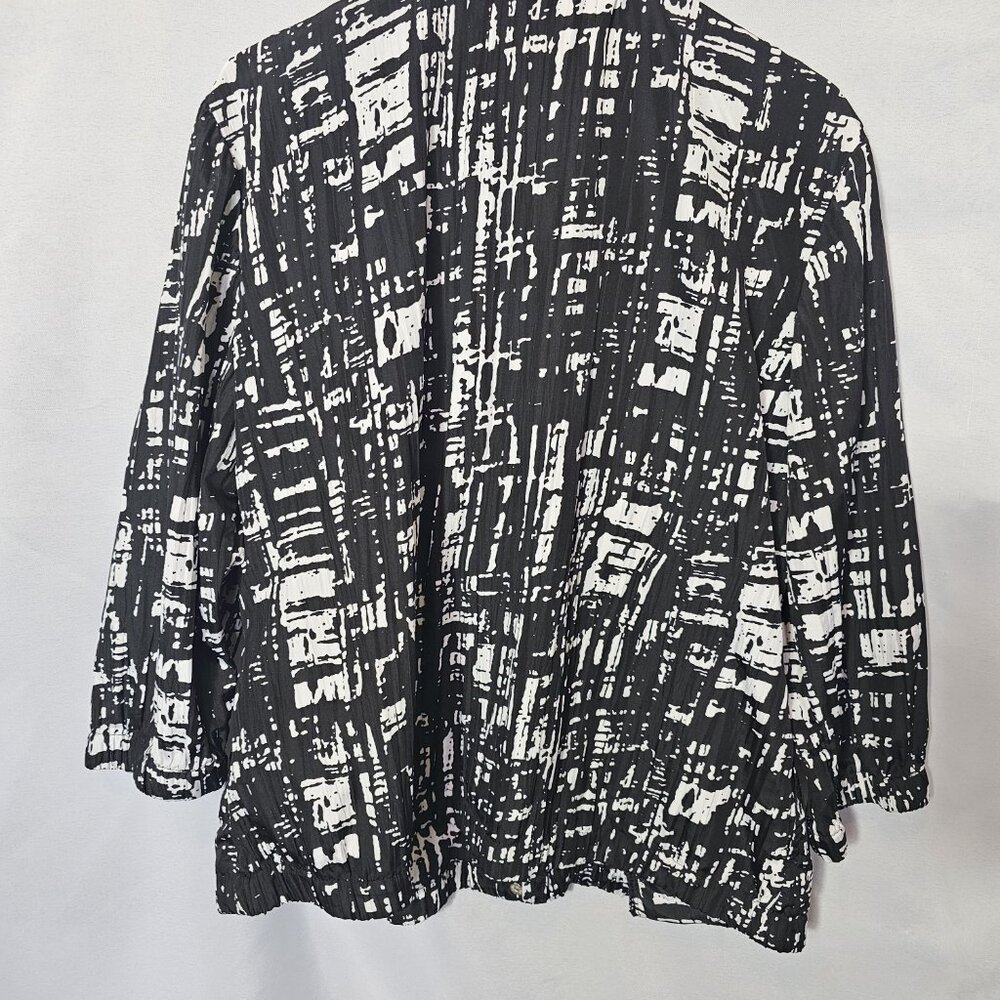 Chicos Size 3 Lightweight Jacket - image 2